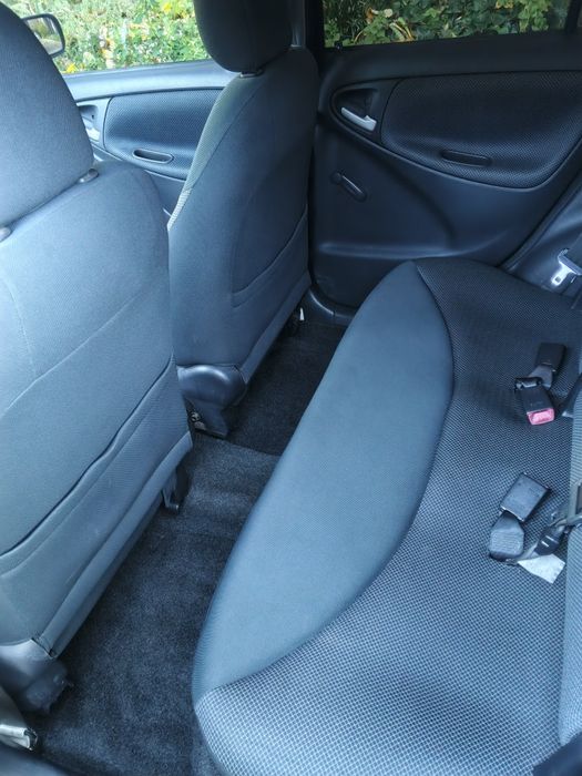 Тойота Ярис Yaris