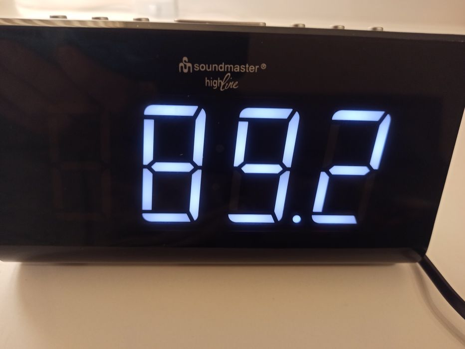 Radio Digital FM și ceas / alarmă - origine Germania stare foarte bună