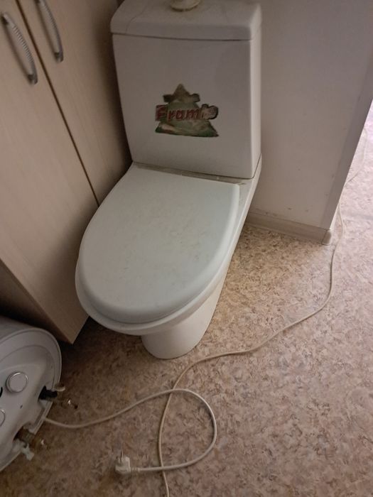 Продам унитаз,  в хорошем состоянии