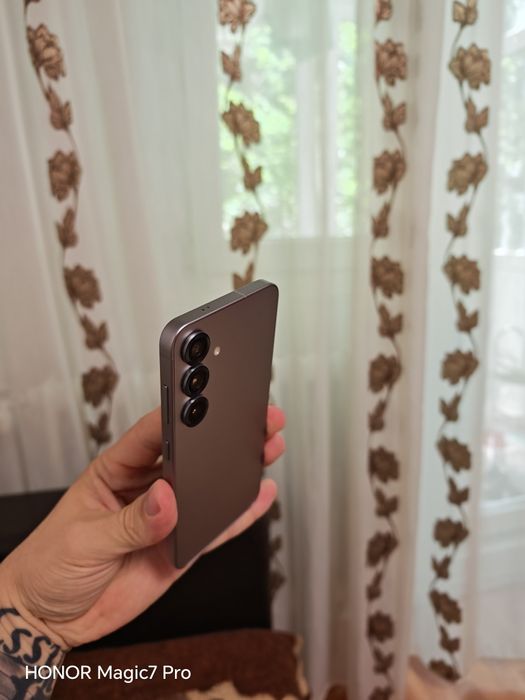 Vând sau schimb Samsung S25 SilverGrey Ca Nou totul original l