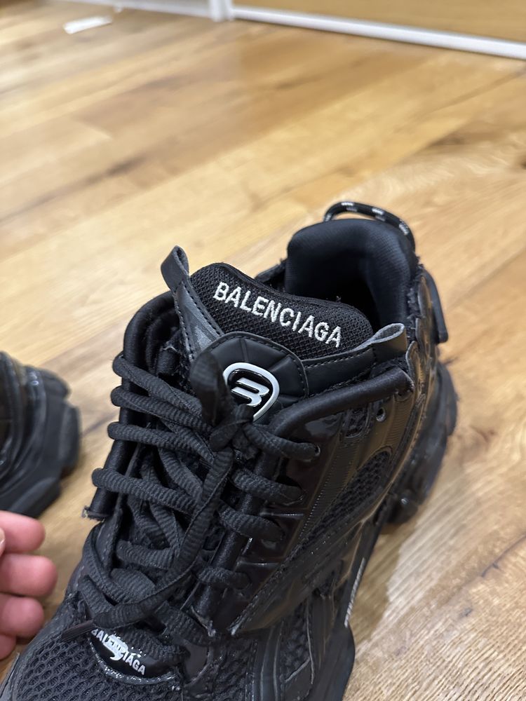 Balenciaga runners black