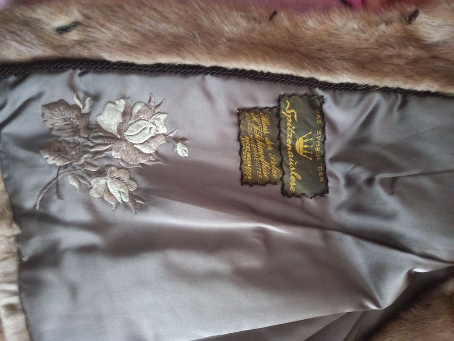 Haina blana de nurca