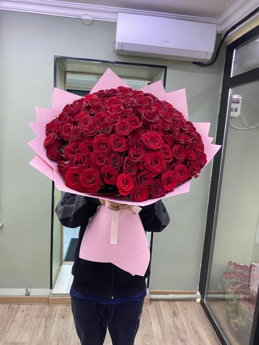 Букет из 101 красных роз
