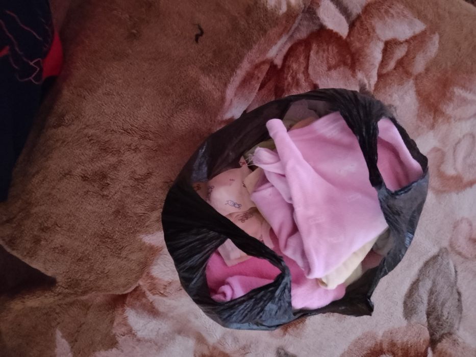 Отдам вещи для новорожденных