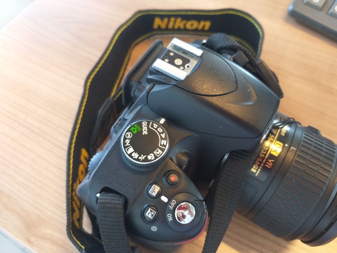 Vând Nikon D3200 +Obiectiv 18-55 MM AF-S DX