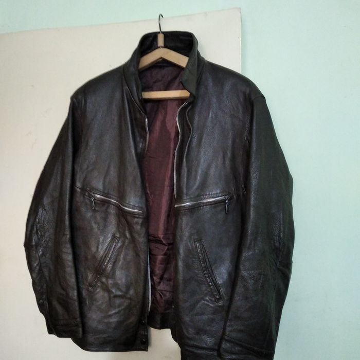 Продам кожаные куртки .