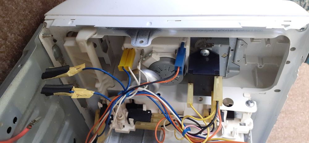 Микровълнова фурна Samsung за ремонт или части.