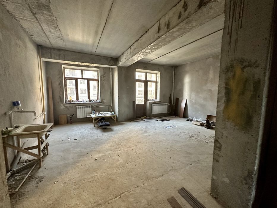 Квартира коробка в новостройке 136м2