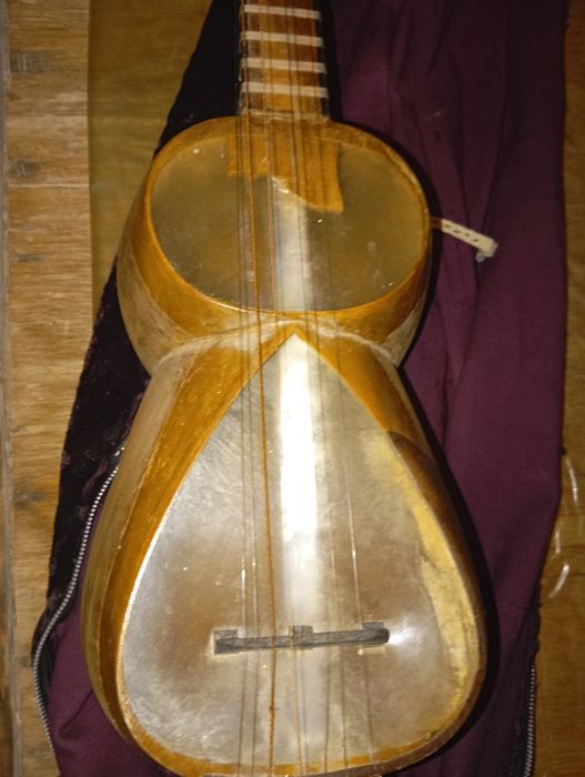 Rubob sotiladi kelishilgan narxda