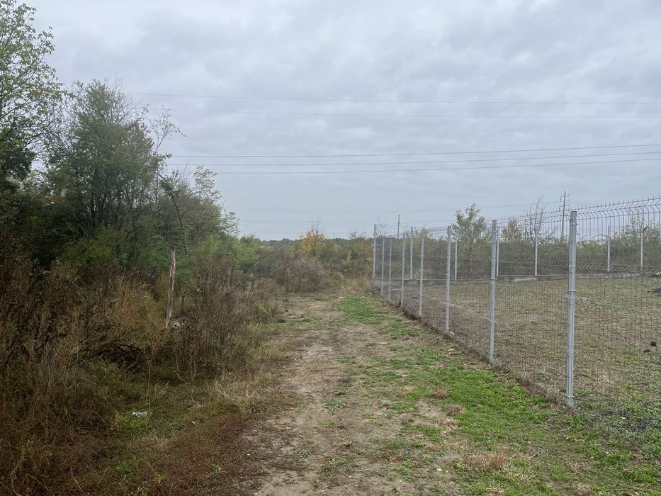 Teren  de vanzare in suprafata de  2000 mp in Sat Smeura, Jud. Arges