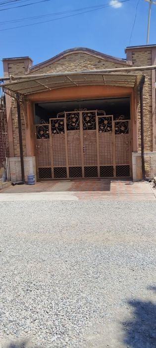 Продается 7 соток два дом, можно по отдельности купить М. Ашрафи