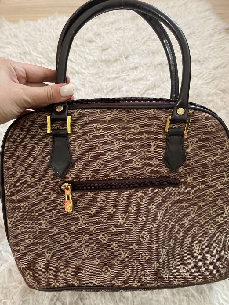 Vand geanta Louis Vuitton