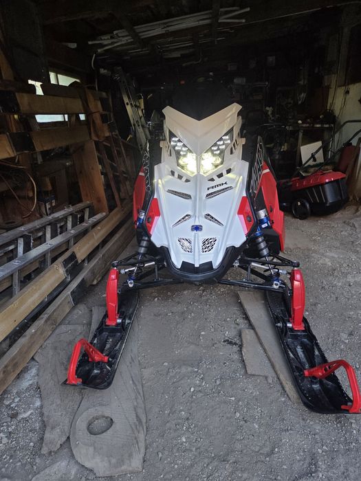 Snowmobile Polaris Khaos 850 155"