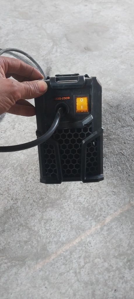 ВИХРЬ ИС 200     Svarka apparat