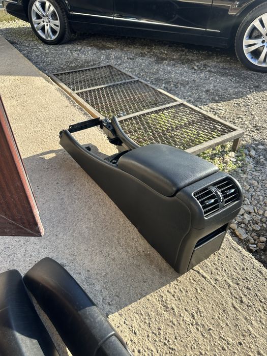 Подлакътник/Централна конзола за Мерцедес W203 C classe