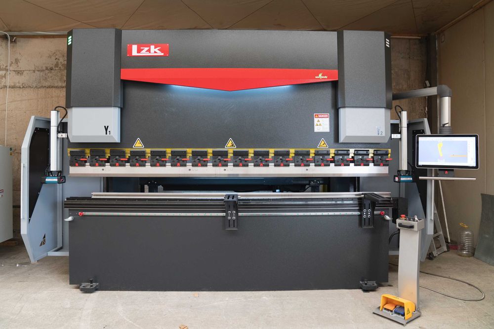 АБКАНТ CNC 1600 – 40 тона;  Абкант 3200 – 125 тона НОВИ налични