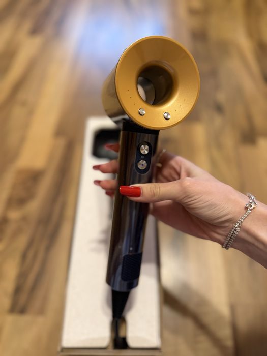 Vând Uscator Dyson Supersonic!