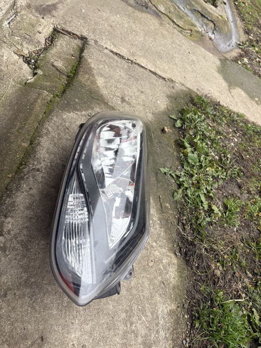 Faruri ford focus 3 hatchback 2014