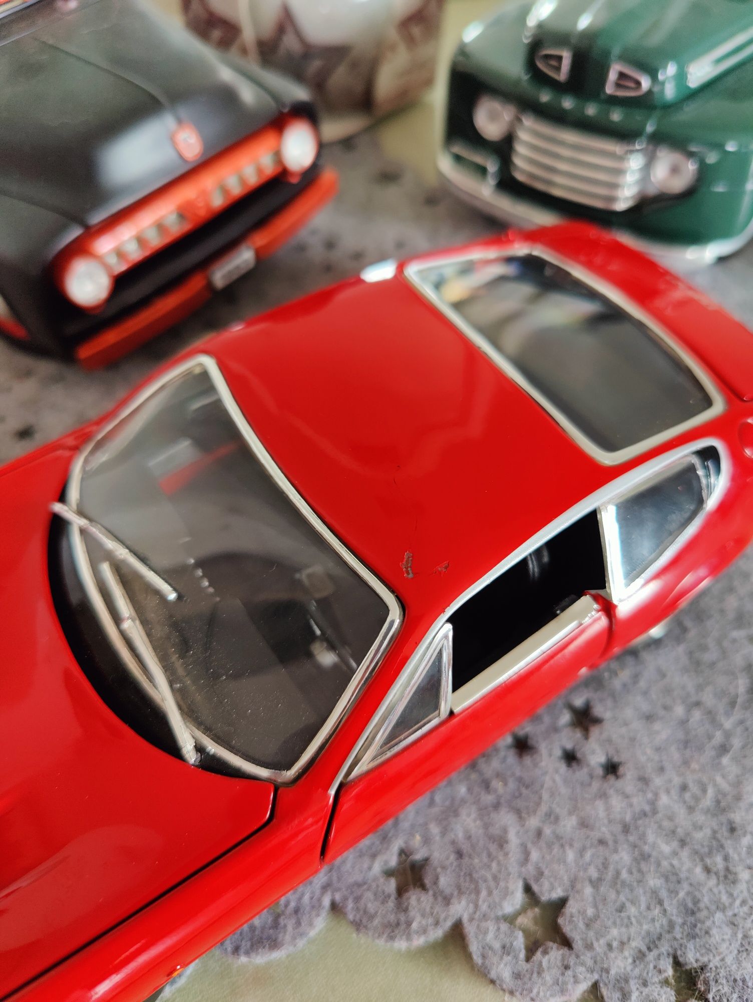 Macheta Ferrari 365 GTB/4 1/18 HotWheels