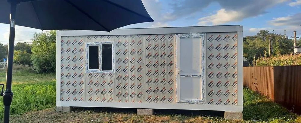 Vând containere la comandă