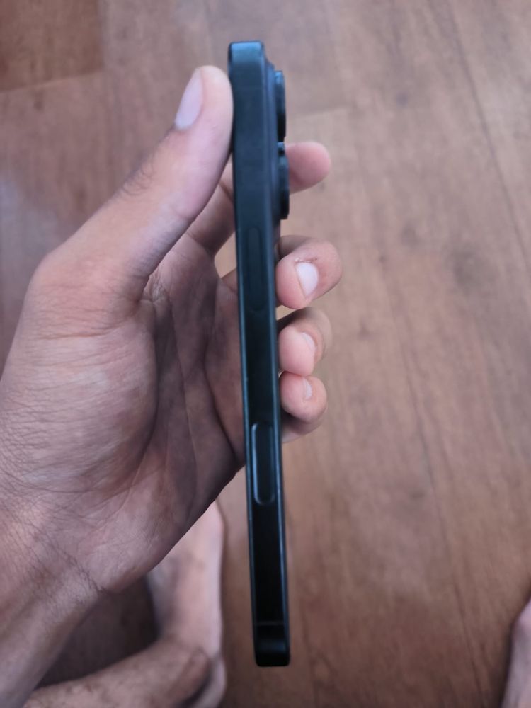 iPhone 16 pro 256гб