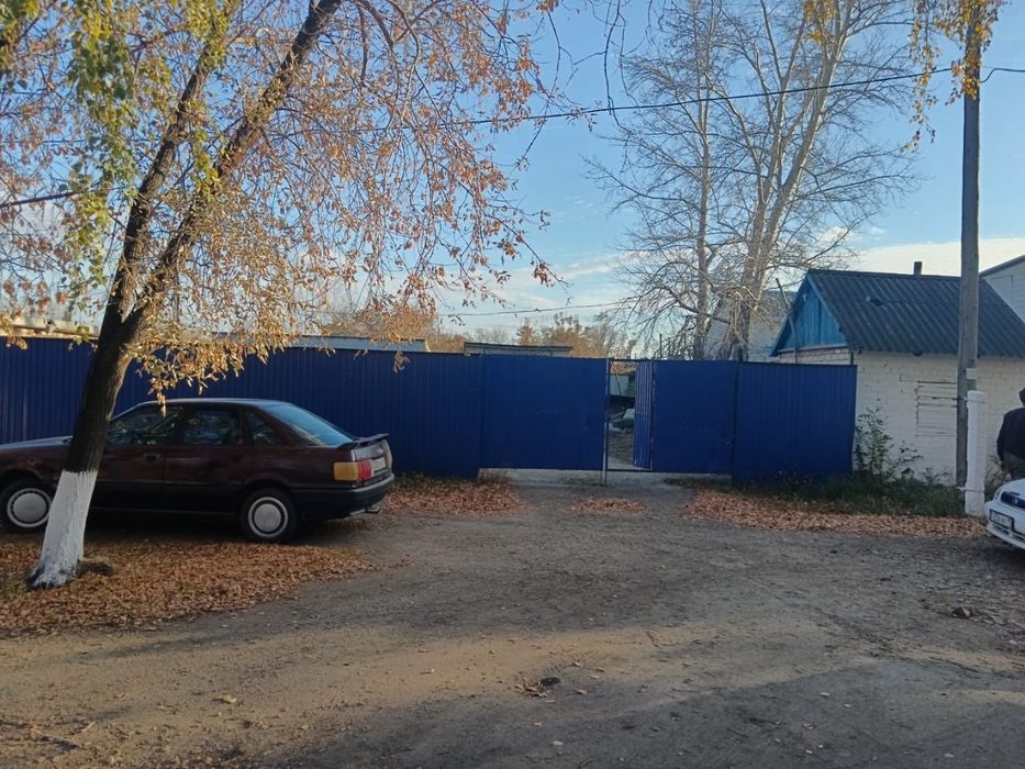 Продам территорию с гаражами