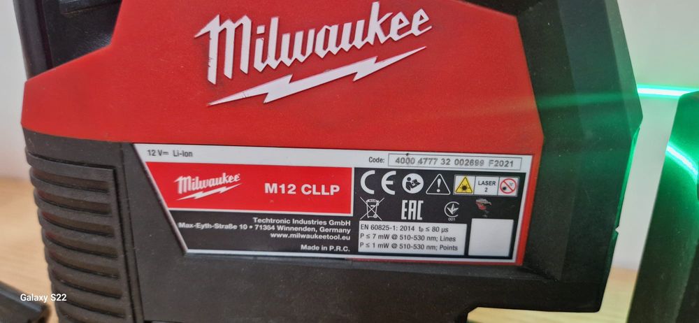 Milwaukee nivela cu linii -punct