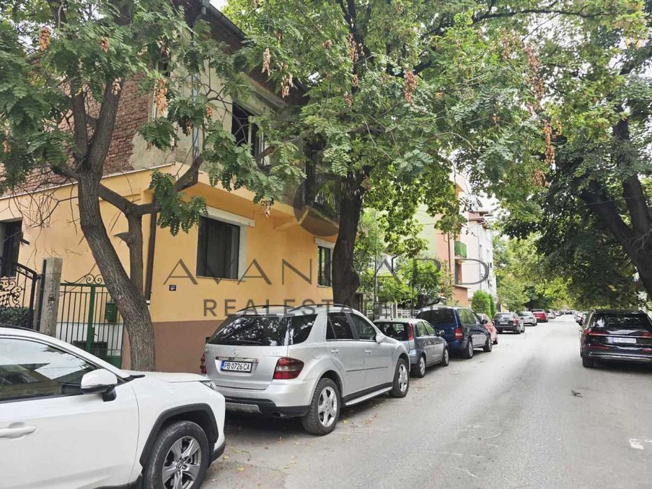 оф.24201 Етаж от къща/ Военна болница