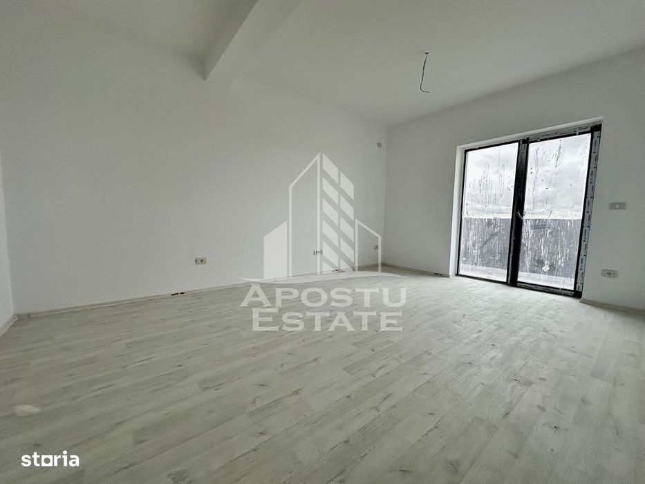 Apartament cu 2 camere, decomandat, etaj intermediar, zona Cl. Urseni