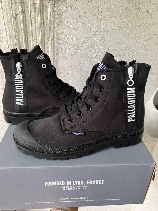 Palladium туристически обувки, чисто нови, цвят черен, номер 39.5