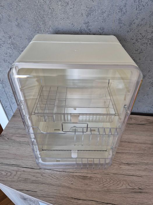 Нов органайзер за козметика