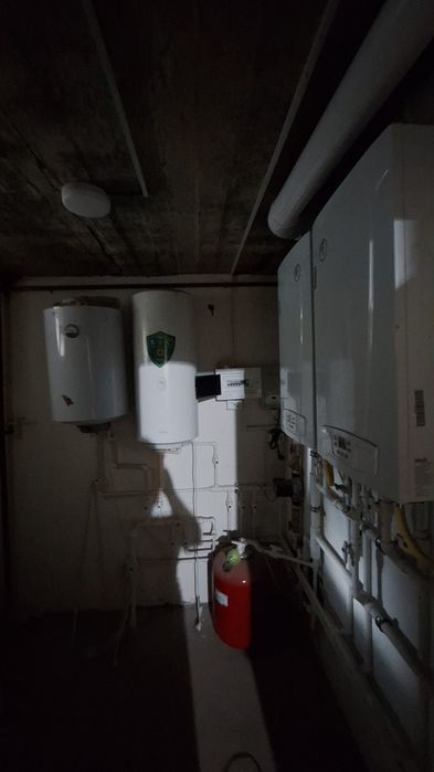 Qibray tuman
Mirobod 2-3 tor kocha
3 ta spalni
1 ta kuxni 
1 ta sanuze