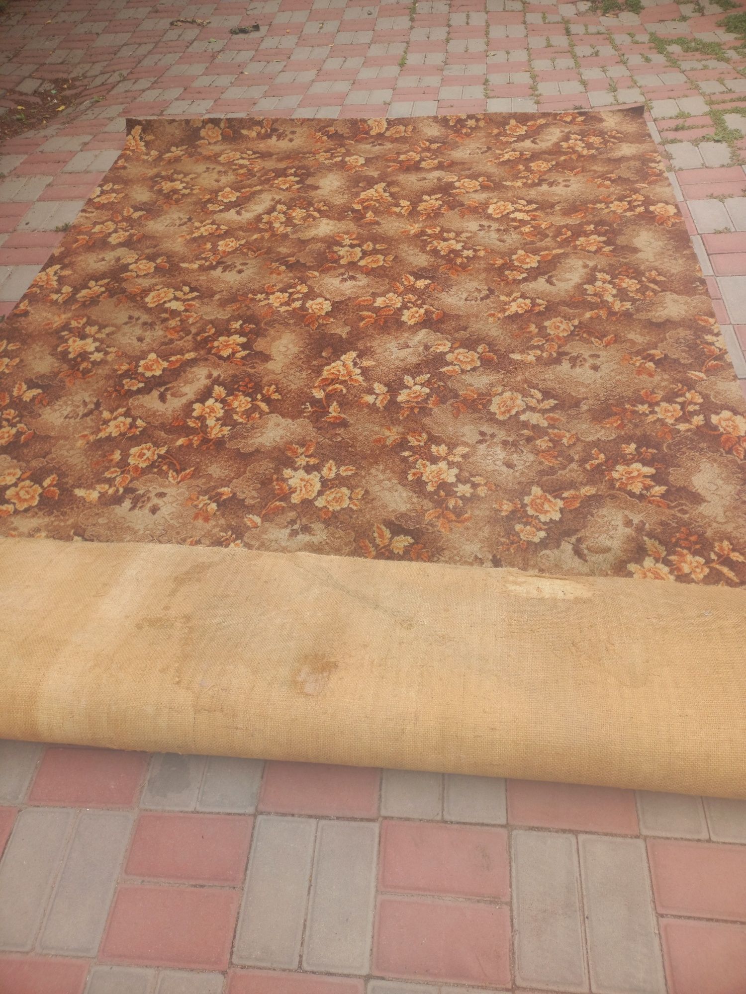 Палас 2×3 плотный ,не комкается