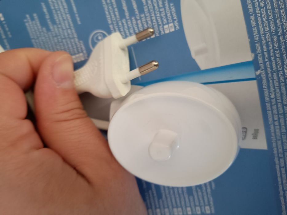 Irigator bucal ORAL-B Aquacare 4, 2 viteze, 2 capete, 150ml ca nou