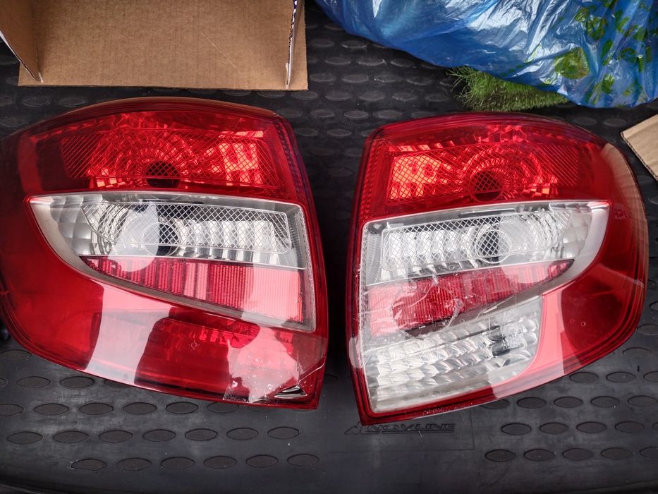 Продам задние фонари на Ладу гранту