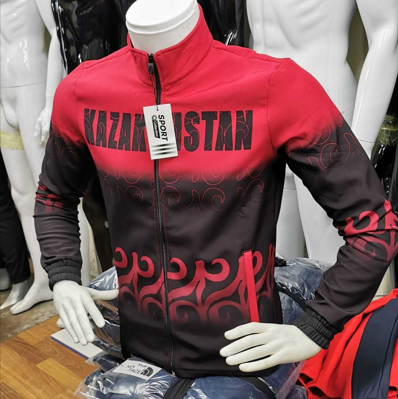 Спортивный костюм Казахстан с национальным орнаментом узором