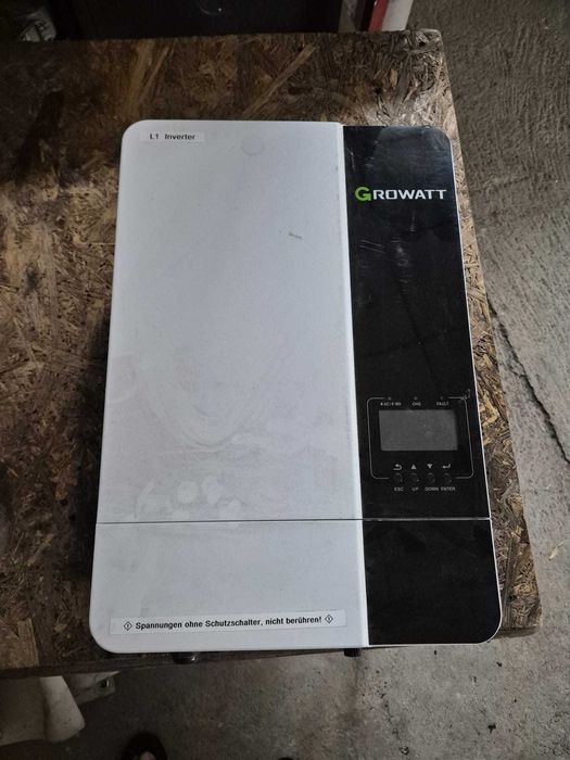 Growatt SPF 5000 ES + modul WIFI