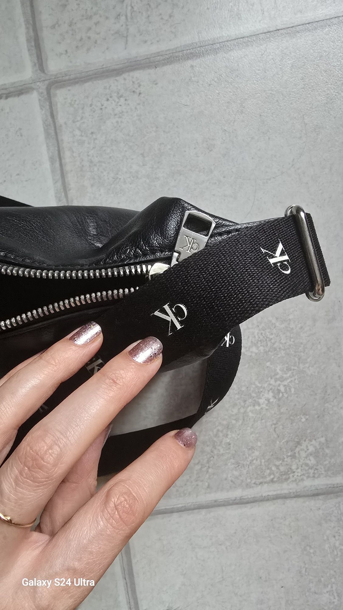 Calvin Klein чанта