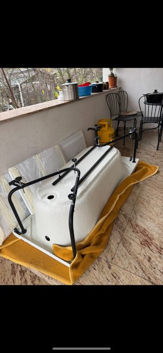 Cada noua 1.70mx0.70m, cu suport si masca frontala si laterala