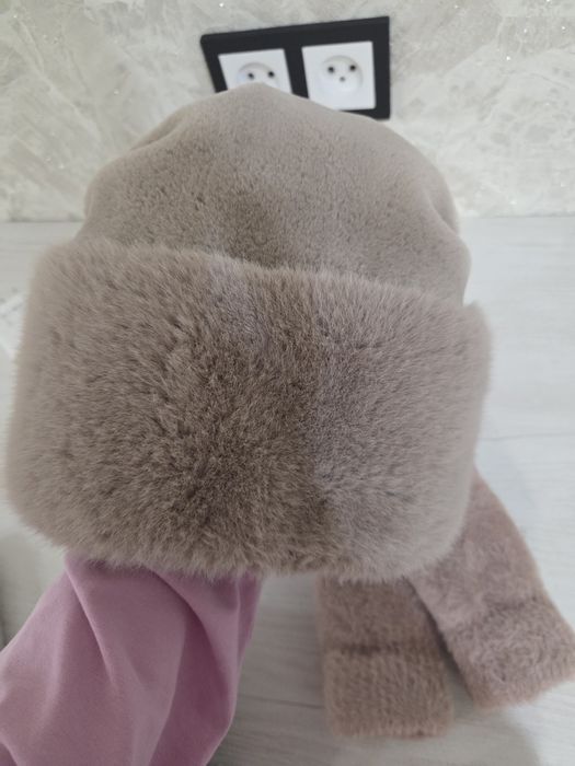 Набор зимней шапки и машинки. Второй набор эко-норки и варюшек