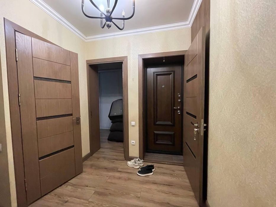 Продается 5 комнатная квартира 77 серия кирпич Генерал Петрова 2 линия