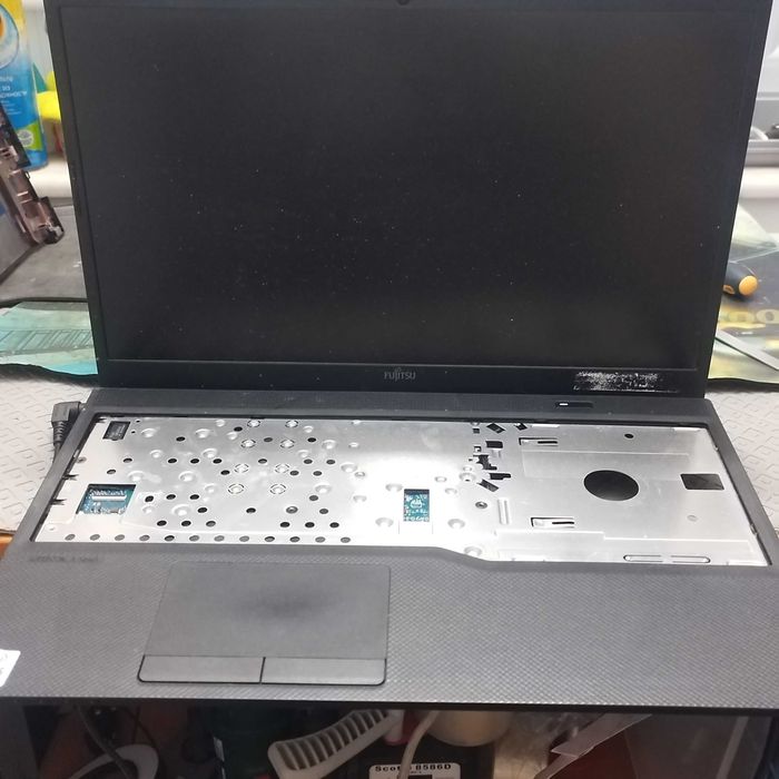 Dezmembrez Fujitsu Lifebook A3510 I3 1005G1