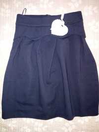 Продам юбку НОВАЯ (с этикеткой), размер 128-158, тёмно синего цвета,
