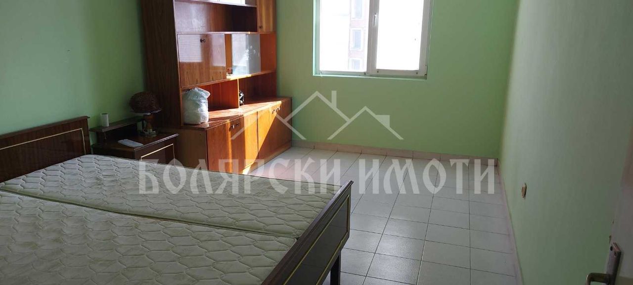 Продава се Четиристаен апартамент в Велико Търново, Център - 91 кв.м за 1077 €/кв.м - Снимка #3