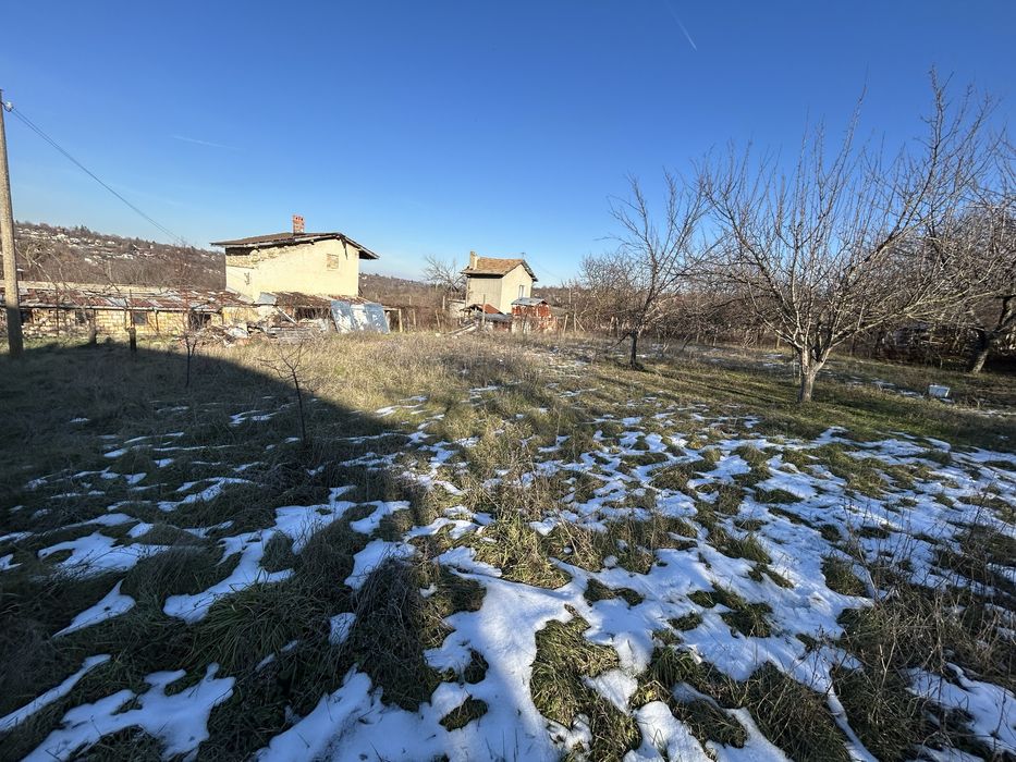 Продавам двуетажна вила - местност Кованлъка (от собственик)