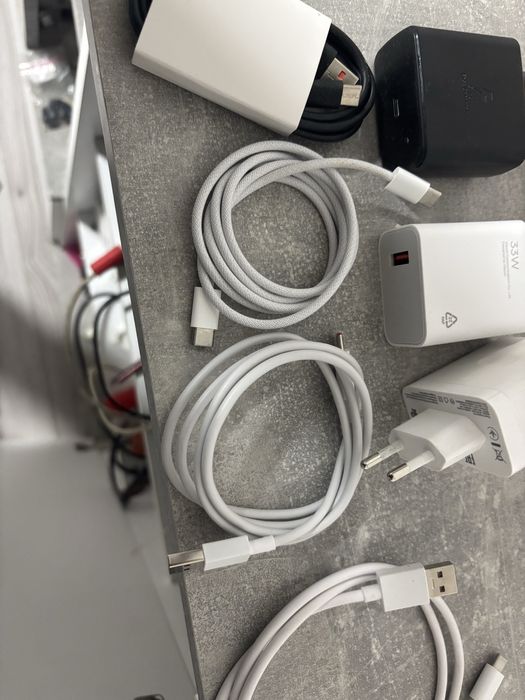 Cablu de telefoane    Incarcatoare   Noi   Cutii de telefoane