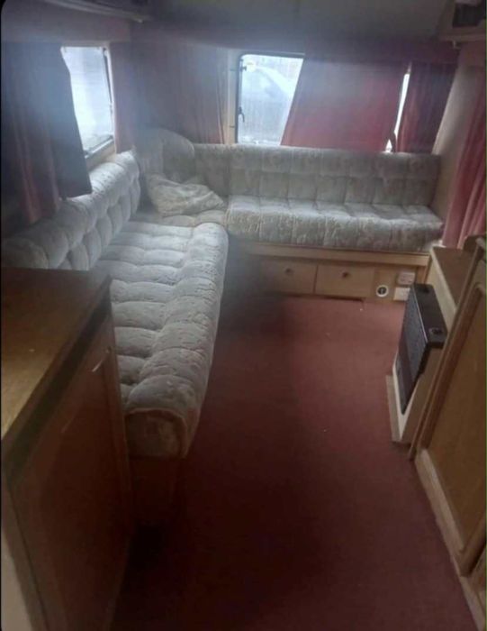 Vand rulota adusa recent in romania