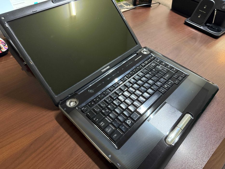 Laptop Toshiba Satellite A300 Intel Core 2 Duo T6400