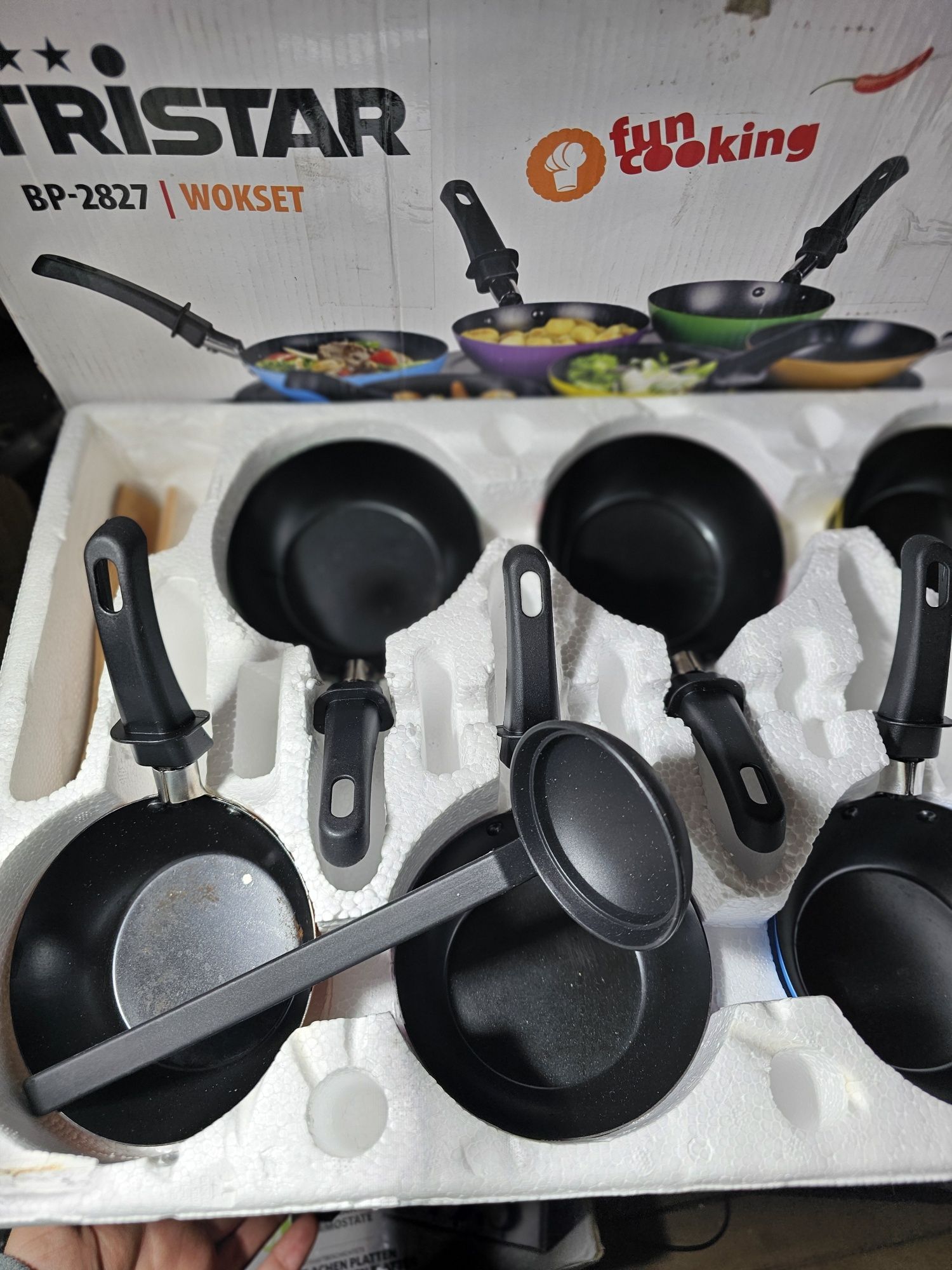 Set wok Tristar BP-2827, Plita, 1000 W, 40 x 27.5 cm, 6 Tigai colorate