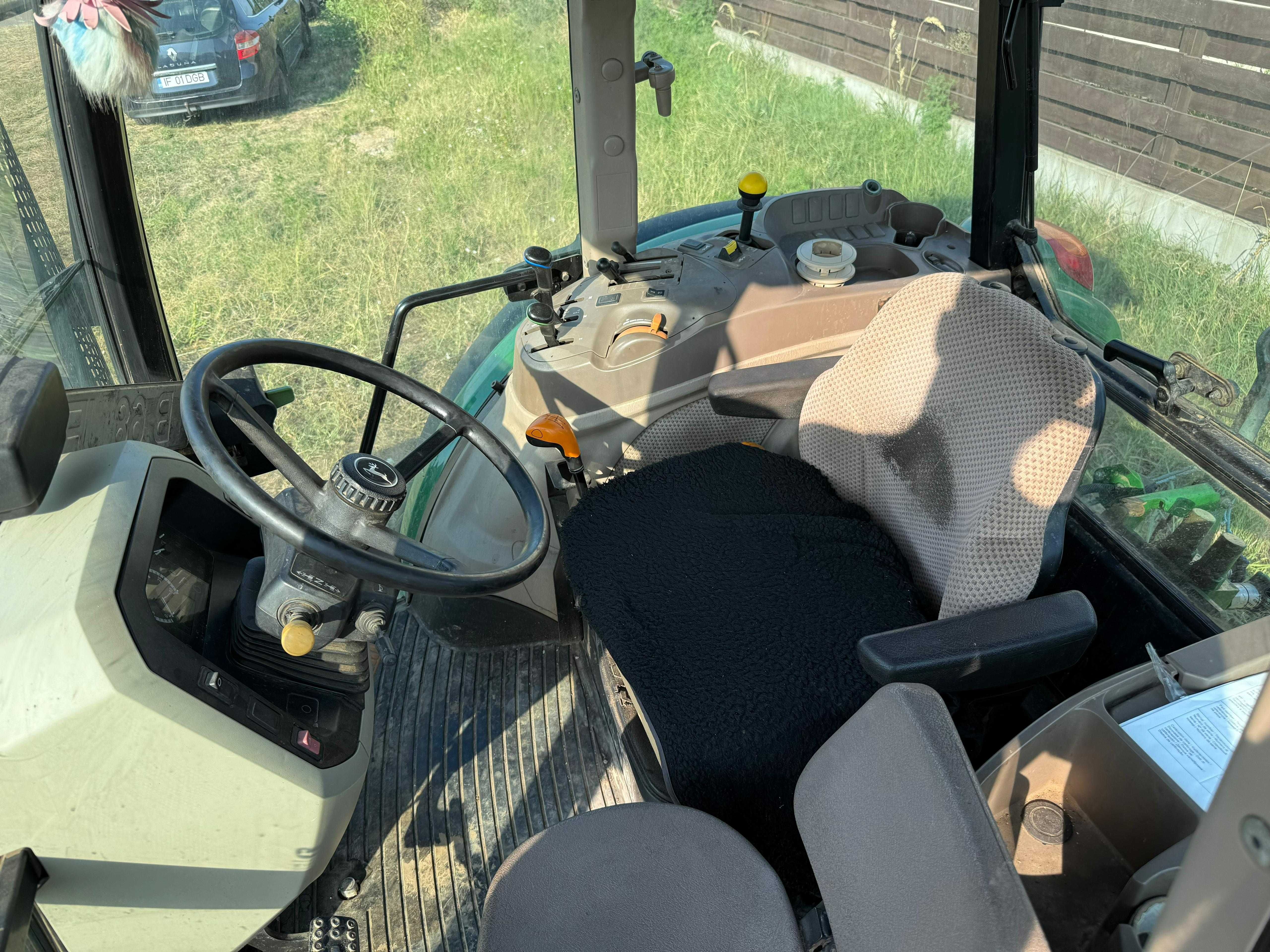 Tractor John Deere 5100M 100.Cp